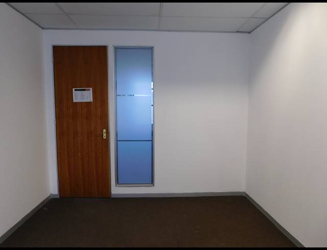 873M² OFFICE TO LET IN CRAIGHALL